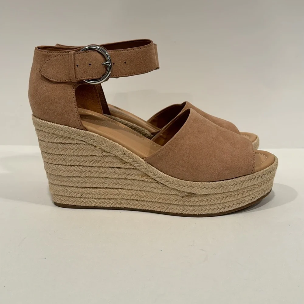 NEW Nine West Faux Suede Tan Wedge Espadrille Sandals Size 10M